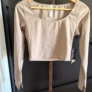Long-Sleeve Scoop Neck Crop Top in taupe